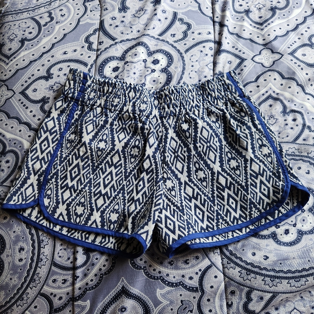Wai shorts size m
